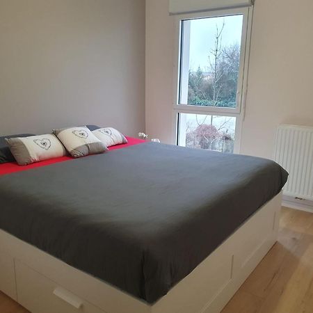 Appartement A Floirac Avec 2 Chambres, Un Parking Prive, Une Terrasse, A 5 Minutes En Voiture De L'Arkea Arena De Bordeaux Екстер'єр фото