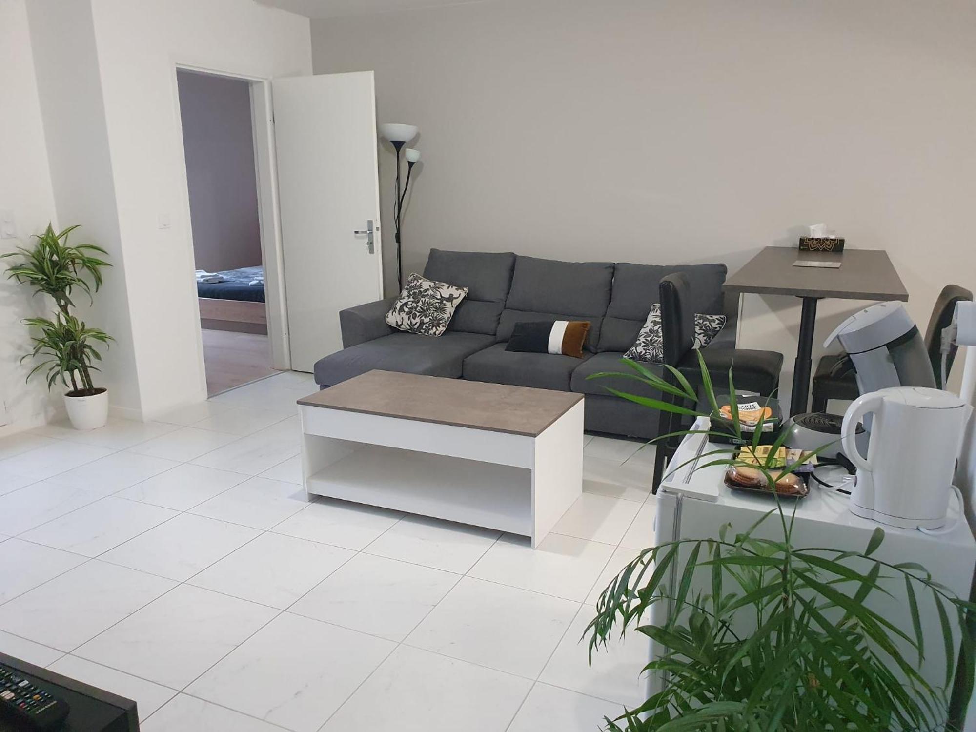 Appartement A Floirac Avec 2 Chambres, Un Parking Prive, Une Terrasse, A 5 Minutes En Voiture De L'Arkea Arena De Bordeaux Екстер'єр фото