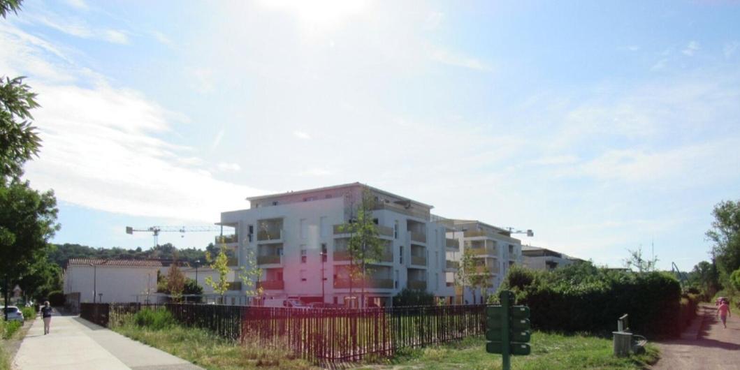 Appartement A Floirac Avec 2 Chambres, Un Parking Prive, Une Terrasse, A 5 Minutes En Voiture De L'Arkea Arena De Bordeaux Екстер'єр фото